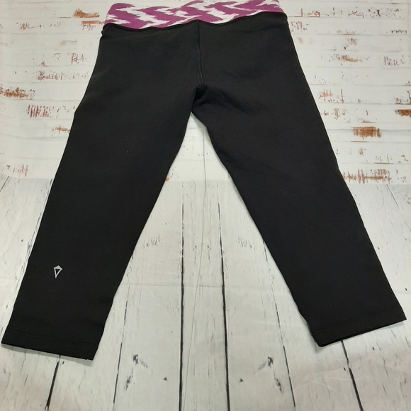 Ivivva by lululemon cropped reversible leggings - Picture 8 of 10
